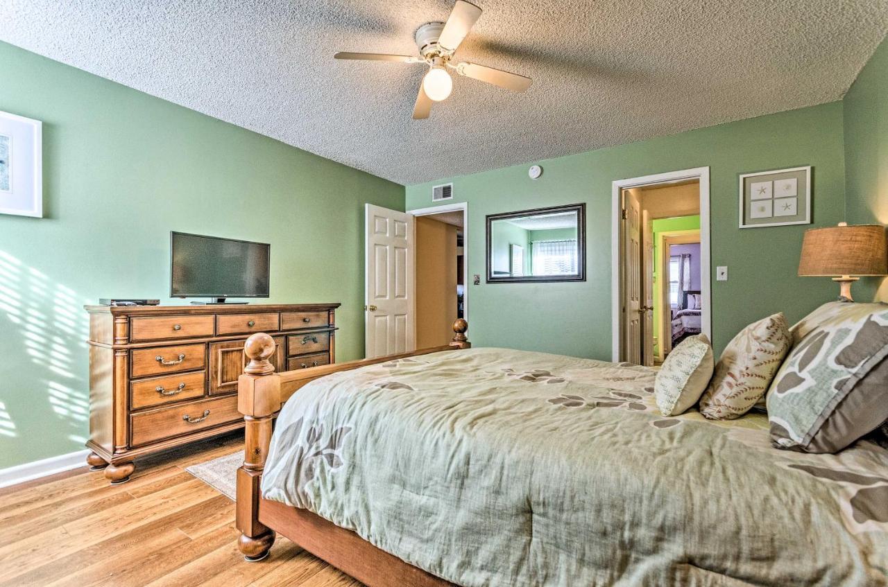 Renovated Pensacola Beach Condo With Community Pool! Exterior photo