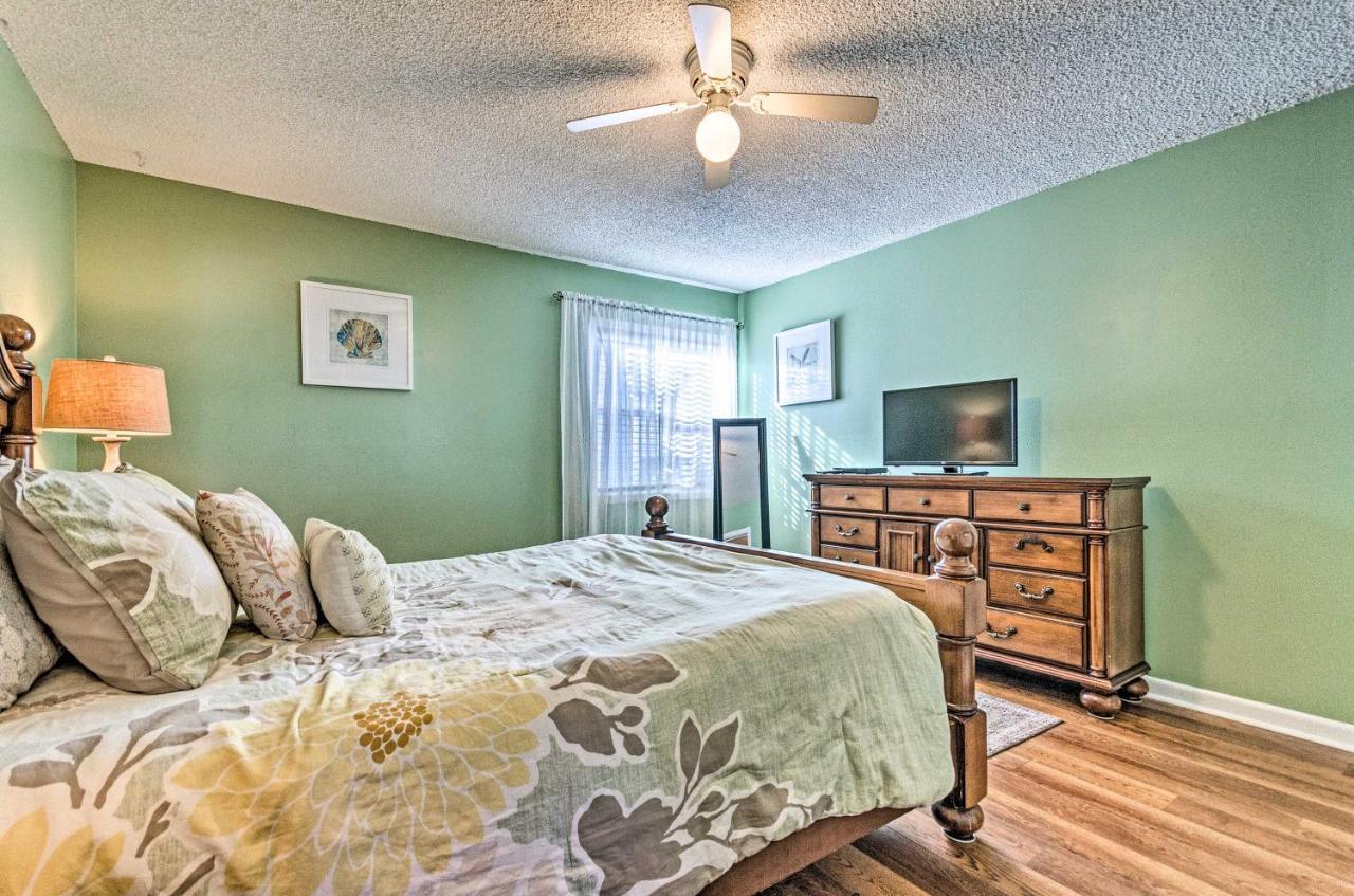 Renovated Pensacola Beach Condo With Community Pool! Exterior photo