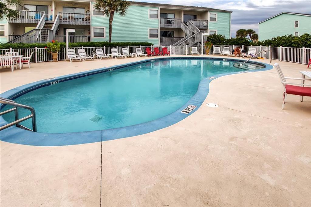 Renovated Pensacola Beach Condo With Community Pool! Exterior photo
