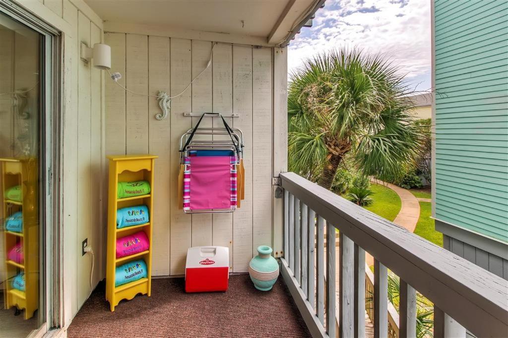 Renovated Pensacola Beach Condo With Community Pool! Exterior photo