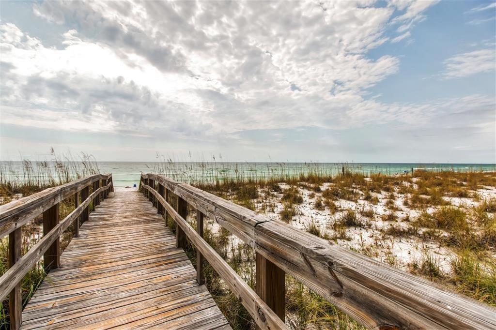 Renovated Pensacola Beach Condo With Community Pool! Exterior photo