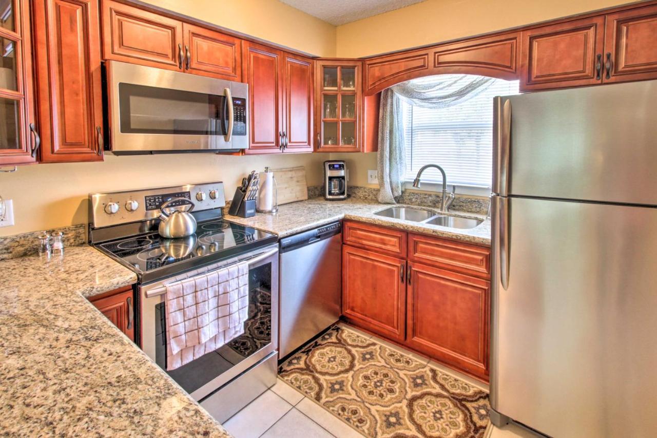 Renovated Pensacola Beach Condo With Community Pool! Exterior photo