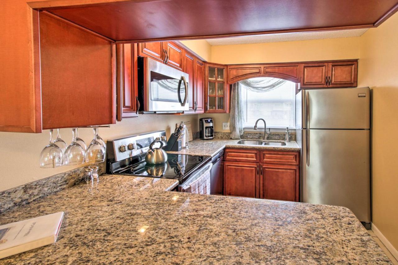 Renovated Pensacola Beach Condo With Community Pool! Exterior photo